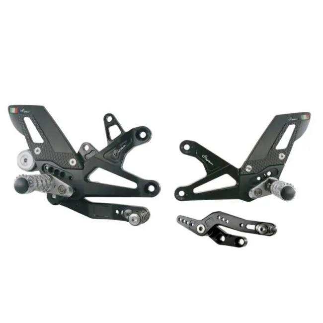 Pedane arretrate regolabili Lightech per Triumph Street Triple 765 R/S/RS dal 2017- Saldi