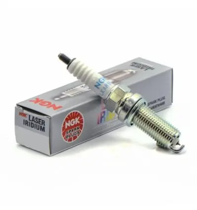Candela NGK modello LMAR9AI-10- Affare