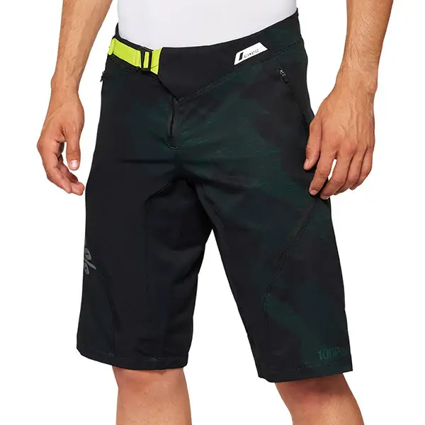 AIRMATIC LE PANTALONI CORTI BLACK CAMO - 32 Novità