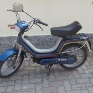Professionale PEDANA POGGIAPIEDI DESTRA ORIGINALE PER PIAGGIO BOSS 50 253578